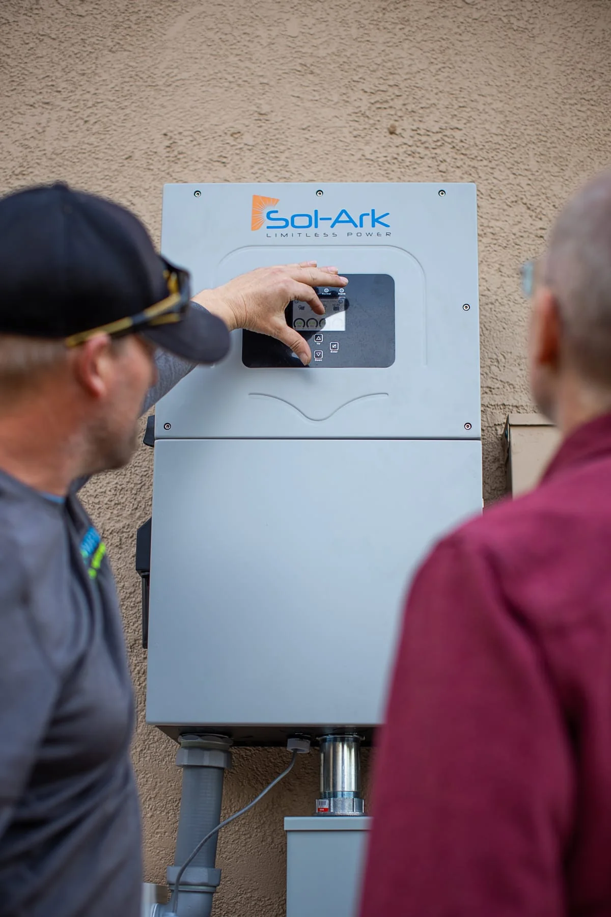 Smart inverter system with real time monitoring capabilities