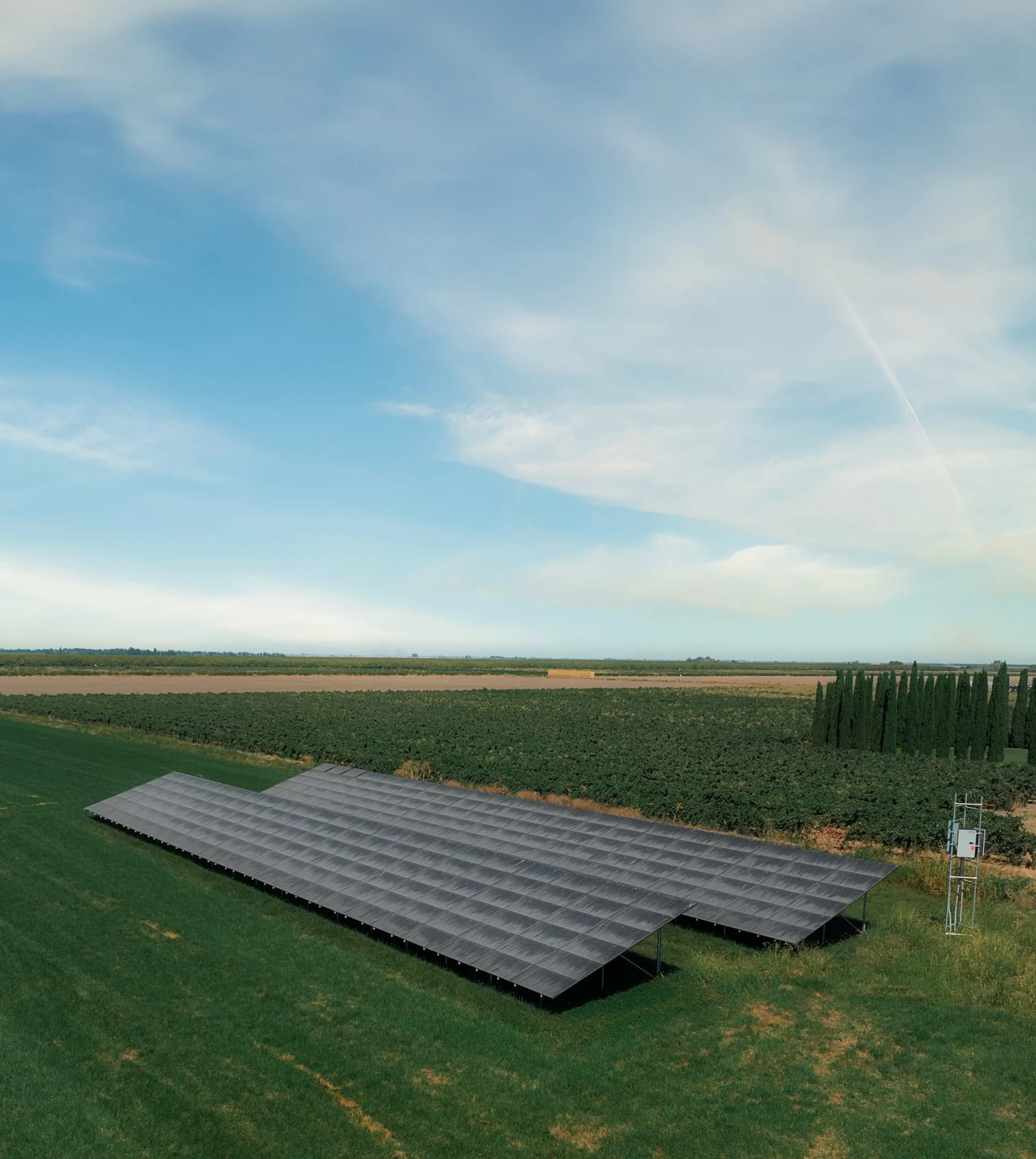 Large-scale ground mount solar installation optimized for maximum energy production